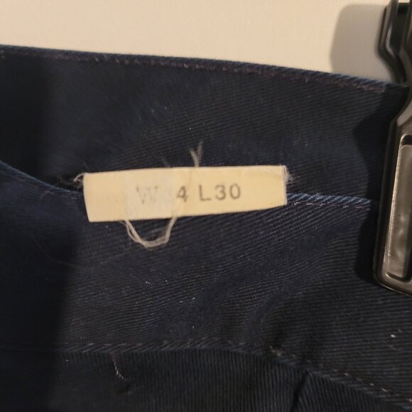 Dockers Men Size 44x32 Navy Blue Comfort Khaki Pleated Relaxed Fit Pants - Picture 2 of 3